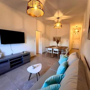 Moderno, Lujoso Y Centrico Departamento Av Belgrano 3 Habitaciones Y 3 Banos - Bonavista Rentals